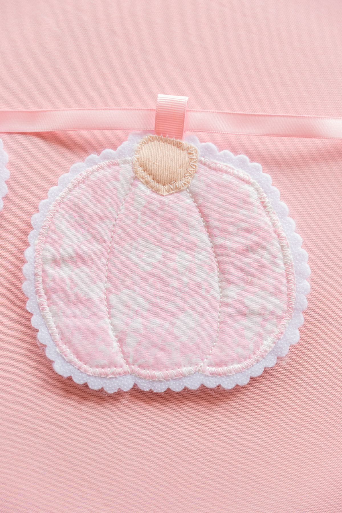 Pretty Pumpkin Patch Banner – Handmade Fabric Pumpkin & Bow Fall Garland